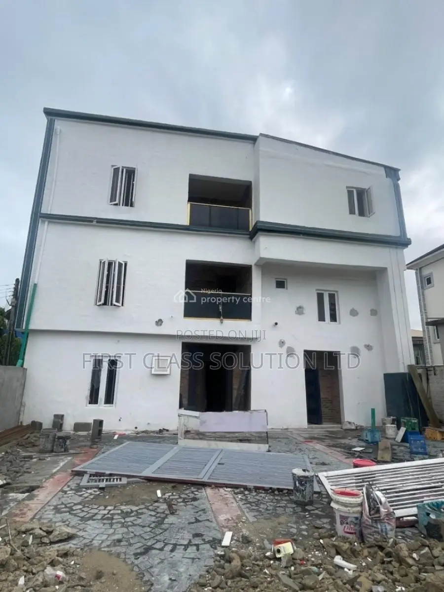 Mini Flat in New Road Opposite for sale in Chevron