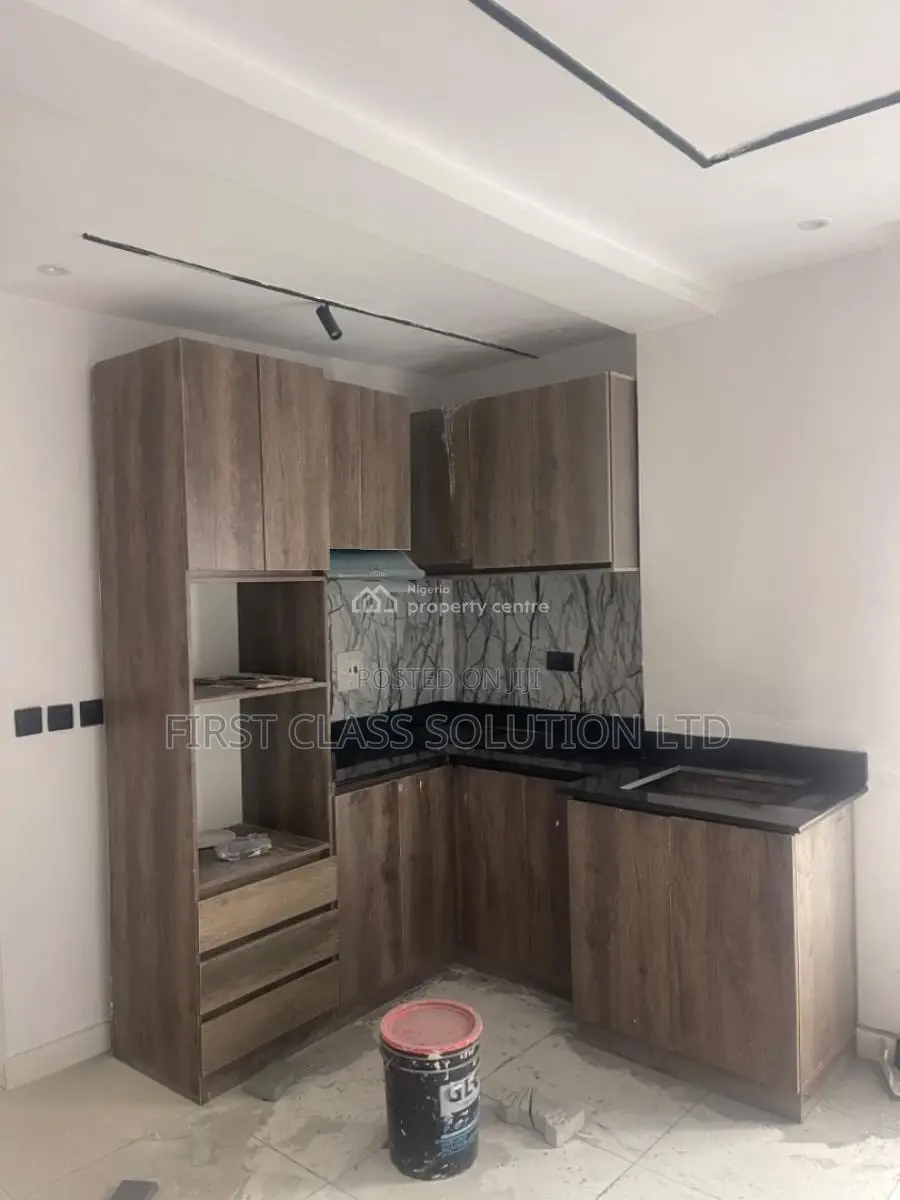 Mini Flat in New Road Opposite for sale in Chevron