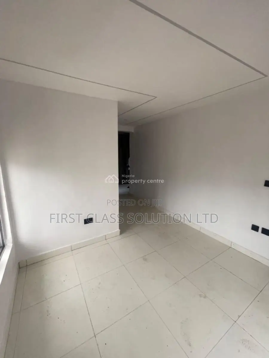 Mini Flat in New Road Opposite for sale in Chevron