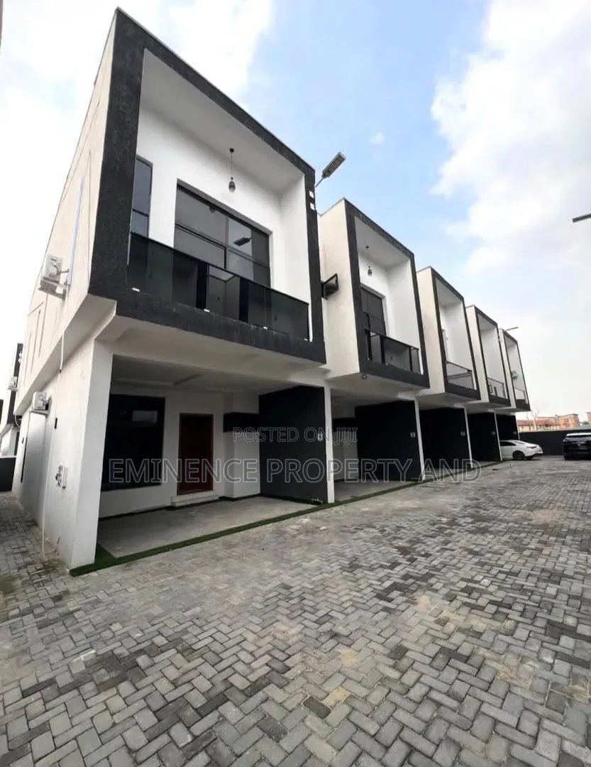 4bdrm Duplex in Ikota for rent in Ikota