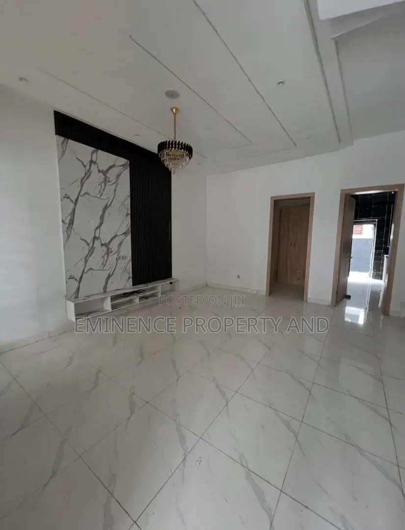 4bdrm Duplex in Ikota for rent in Ikota