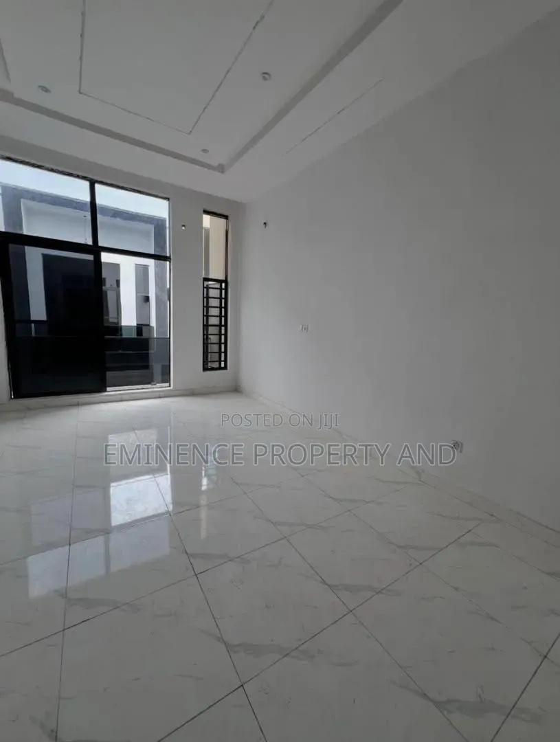 4bdrm Duplex in Ikota for rent in Ikota