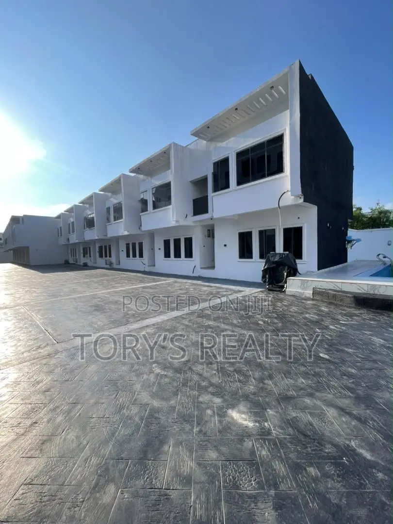 2bdrm Townhouse/Terrace in Lekki Phase 2 for sale in Lekki Phase 2