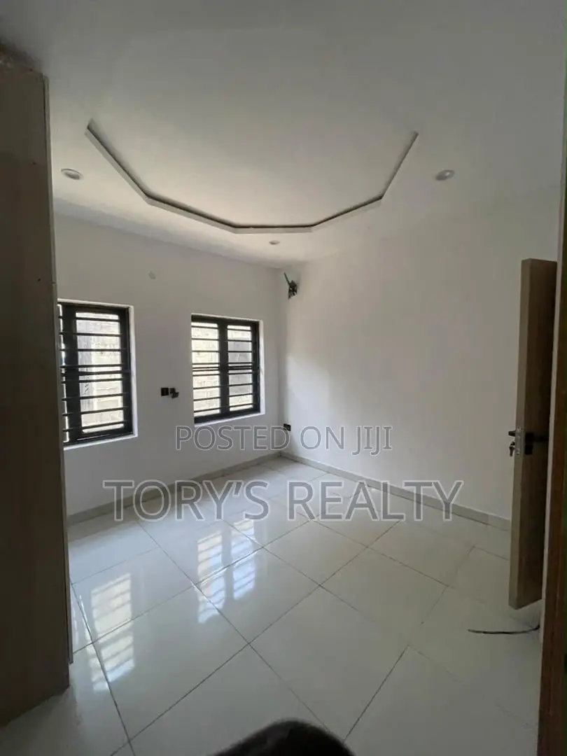 2bdrm Townhouse/Terrace in Lekki Phase 2 for sale in Lekki Phase 2