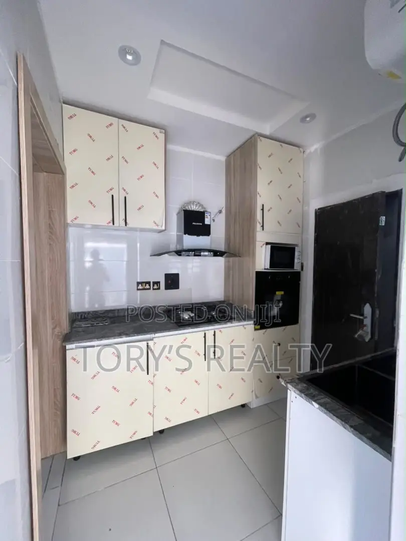 2bdrm Townhouse/Terrace in Lekki Phase 2 for sale in Lekki Phase 2