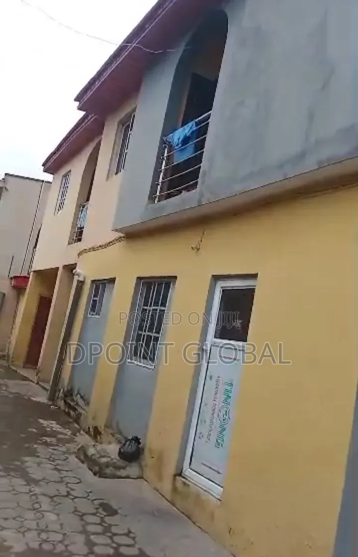 12bdrm Block of Flats in Gowon Estate, Egbeda for sale in Egbeda