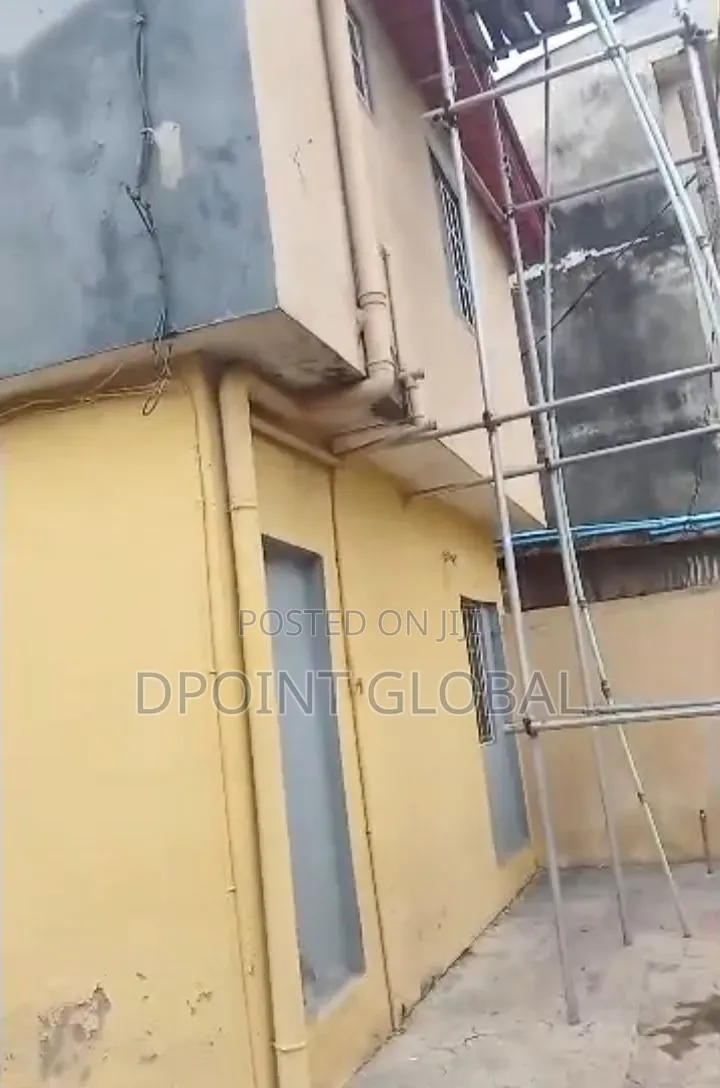 12bdrm Block of Flats in Gowon Estate, Egbeda for sale in Egbeda