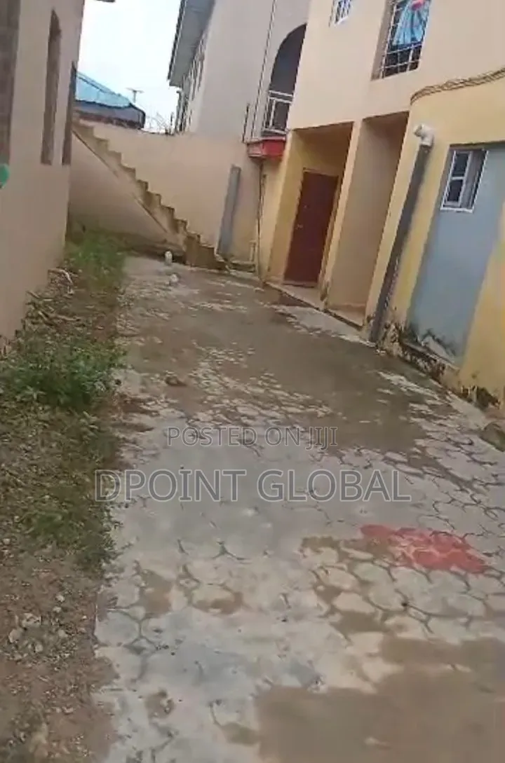 12bdrm Block of Flats in Gowon Estate, Egbeda for sale in Egbeda