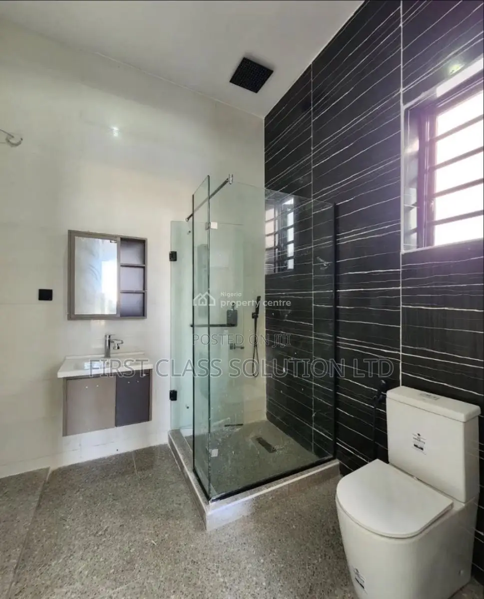 4bdrm Duplex in Royal Pine Estate, for sale in Lekki Expressway