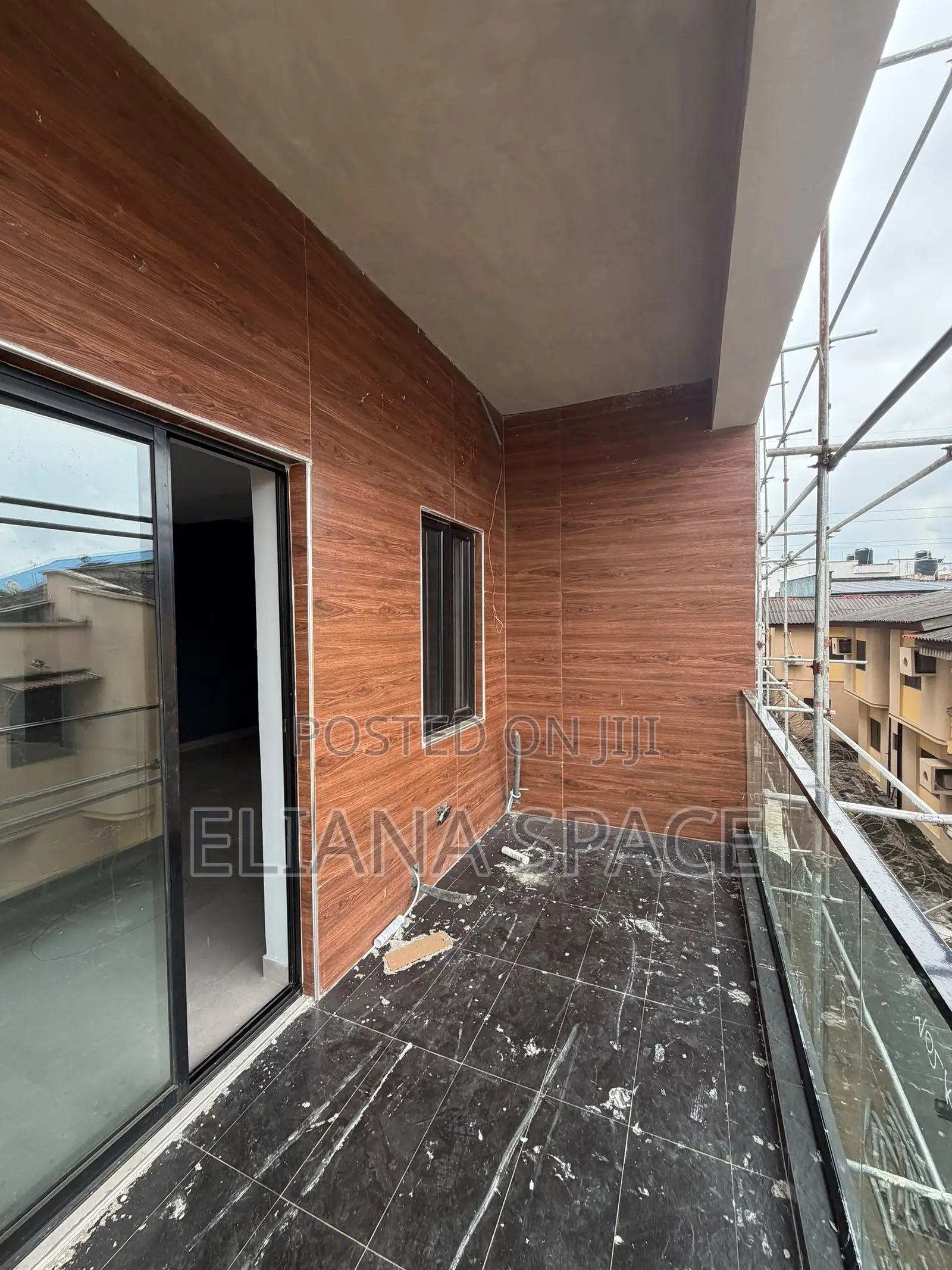 5bdrm Townhouse/Terrace in Omole for sale in Omole Phase 2