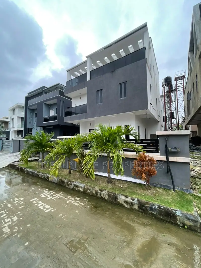 5bdrm Duplex in Lekki for sale in Lekki