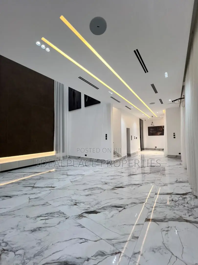 5bdrm Duplex in Osapa london for sale in Osapa london