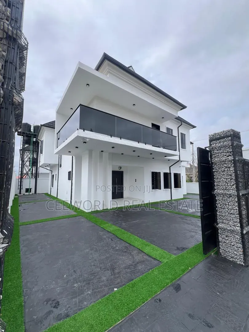 5bdrm Duplex in Oluyole Estate for sale in Oluyole Estate