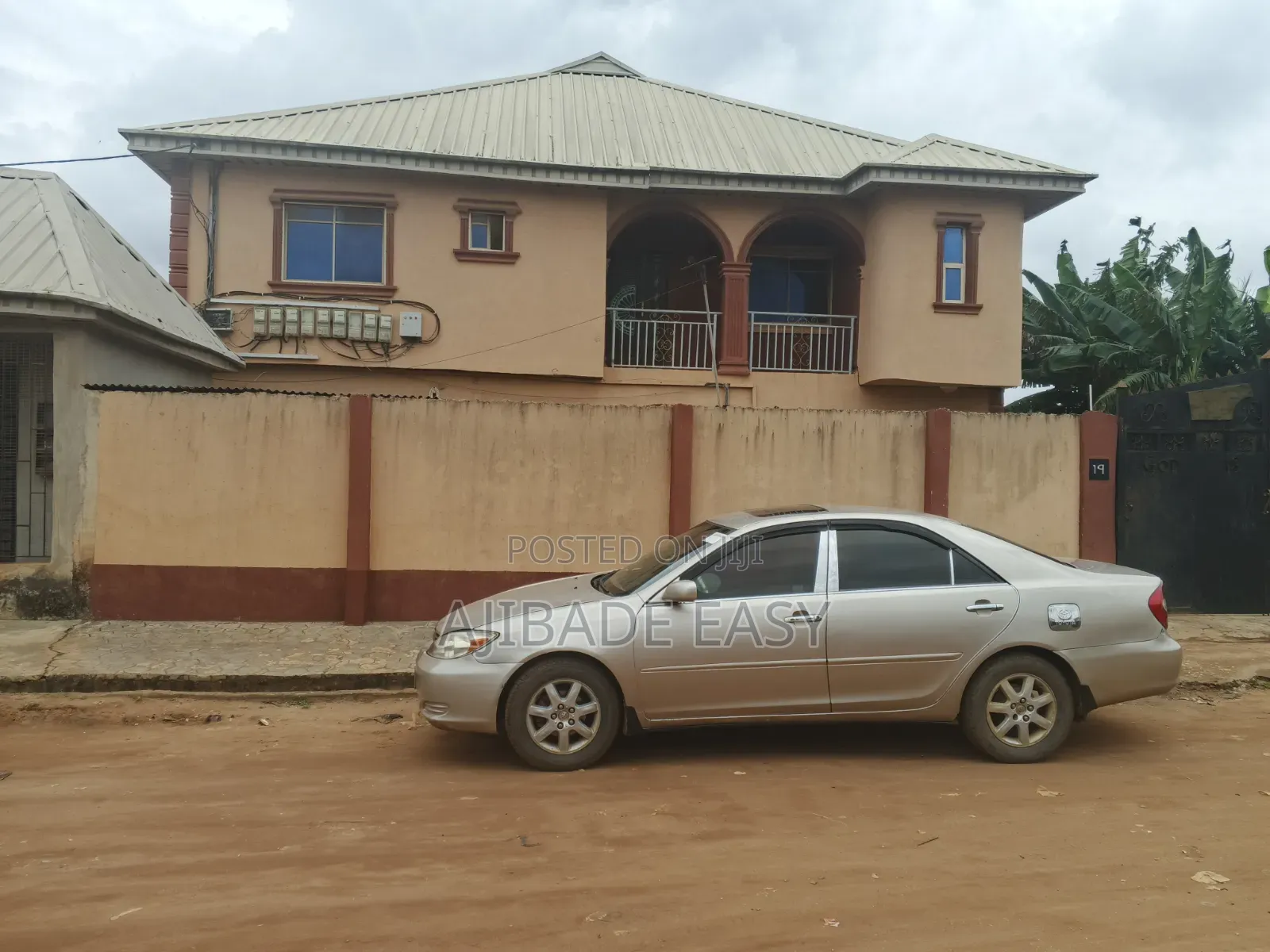 12bdrm Block of Flats in Ayobo for sale in Ayobo