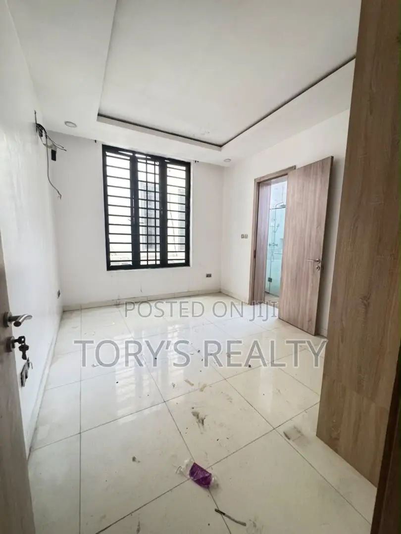 4bdrm Duplex in Lekki Phase 2 for sale in Lekki Phase 2