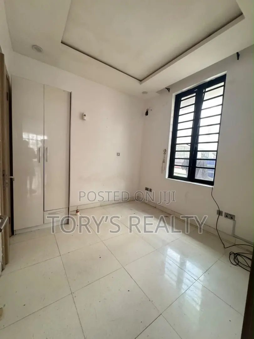 4bdrm Duplex in Lekki Phase 2 for sale in Lekki Phase 2