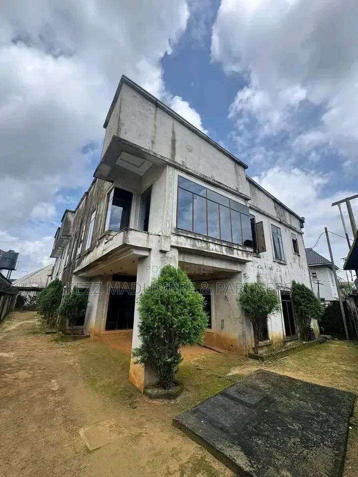 6bdrm Duplex in Mercyland Extension, Rumuigbo for sale in Rumuigbo