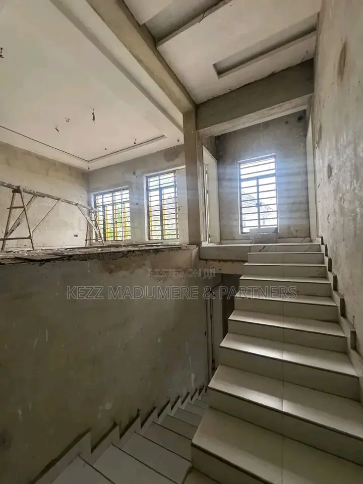 6bdrm Duplex in Mercyland Extension, Rumuigbo for sale in Rumuigbo