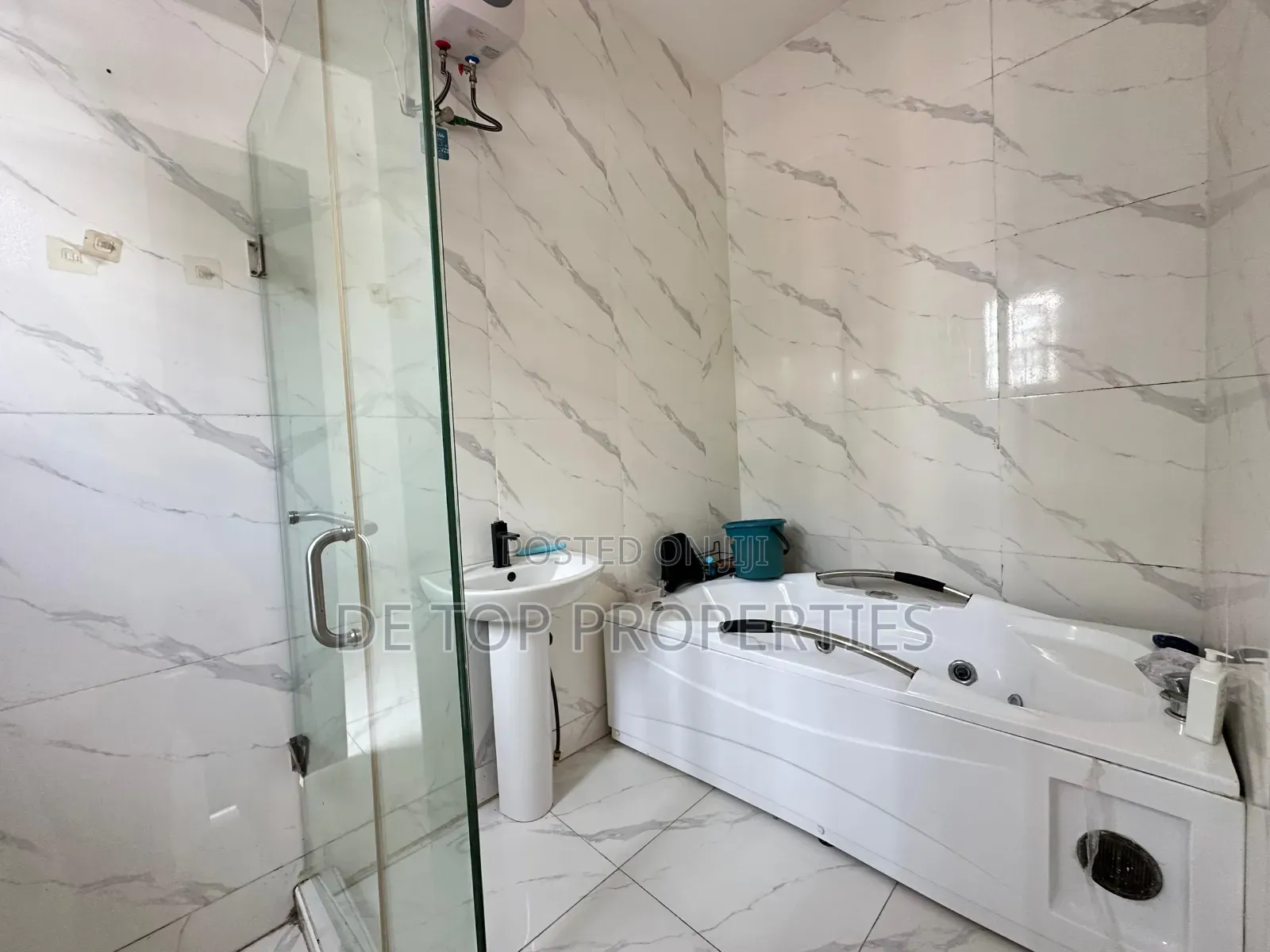 4bdrm Duplex in Ikota, Lekki Phase 1 for rent in Lekki Phase 1