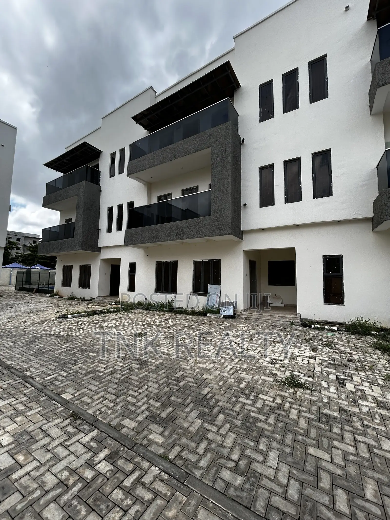 5bdrm Duplex in Mabushi for sale in Mabushi