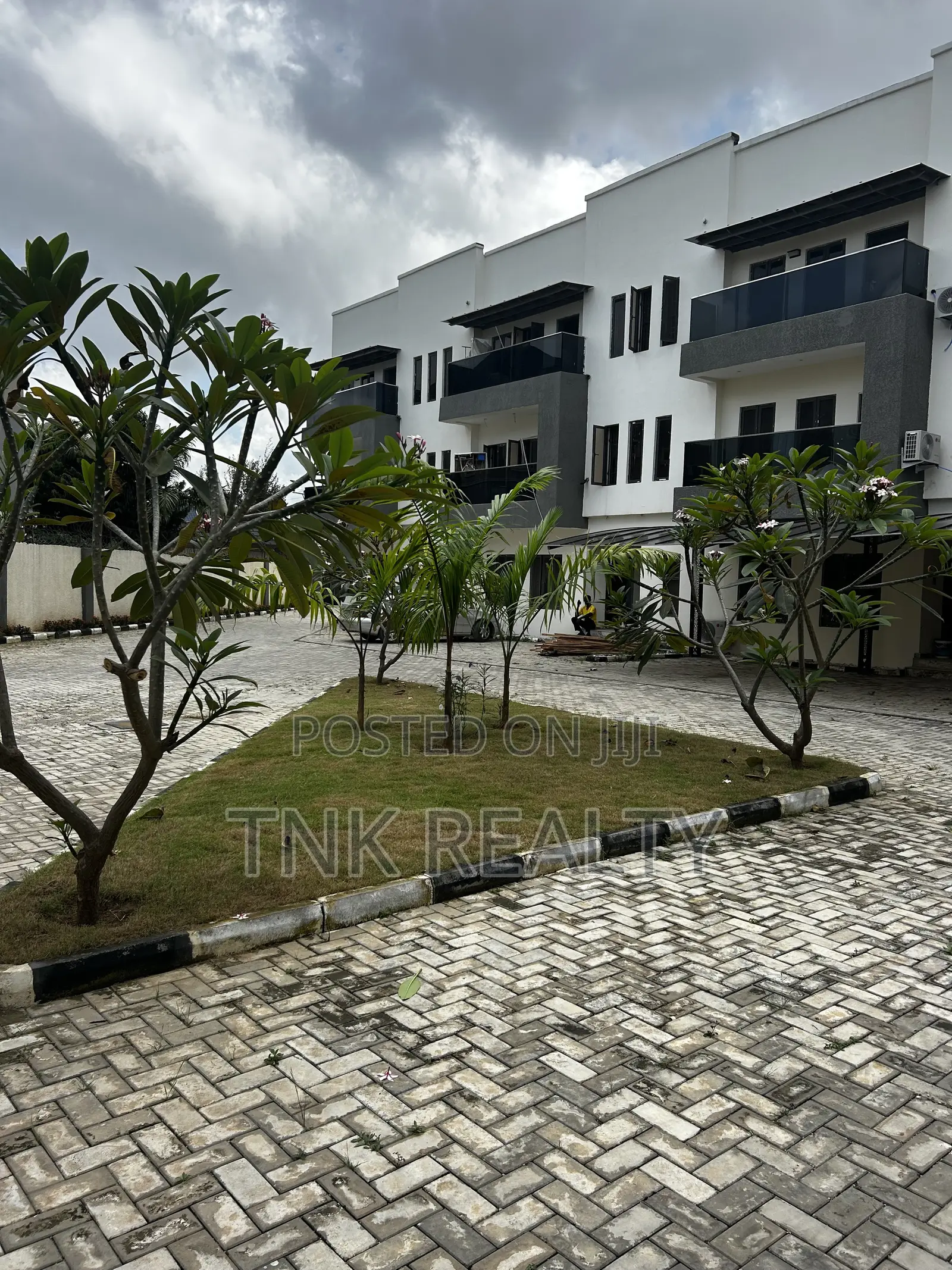 5bdrm Duplex in Mabushi for sale in Mabushi