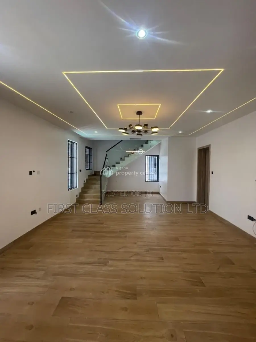 4bdrm Duplex in Off Monastery Road, for sale in Sangotedo