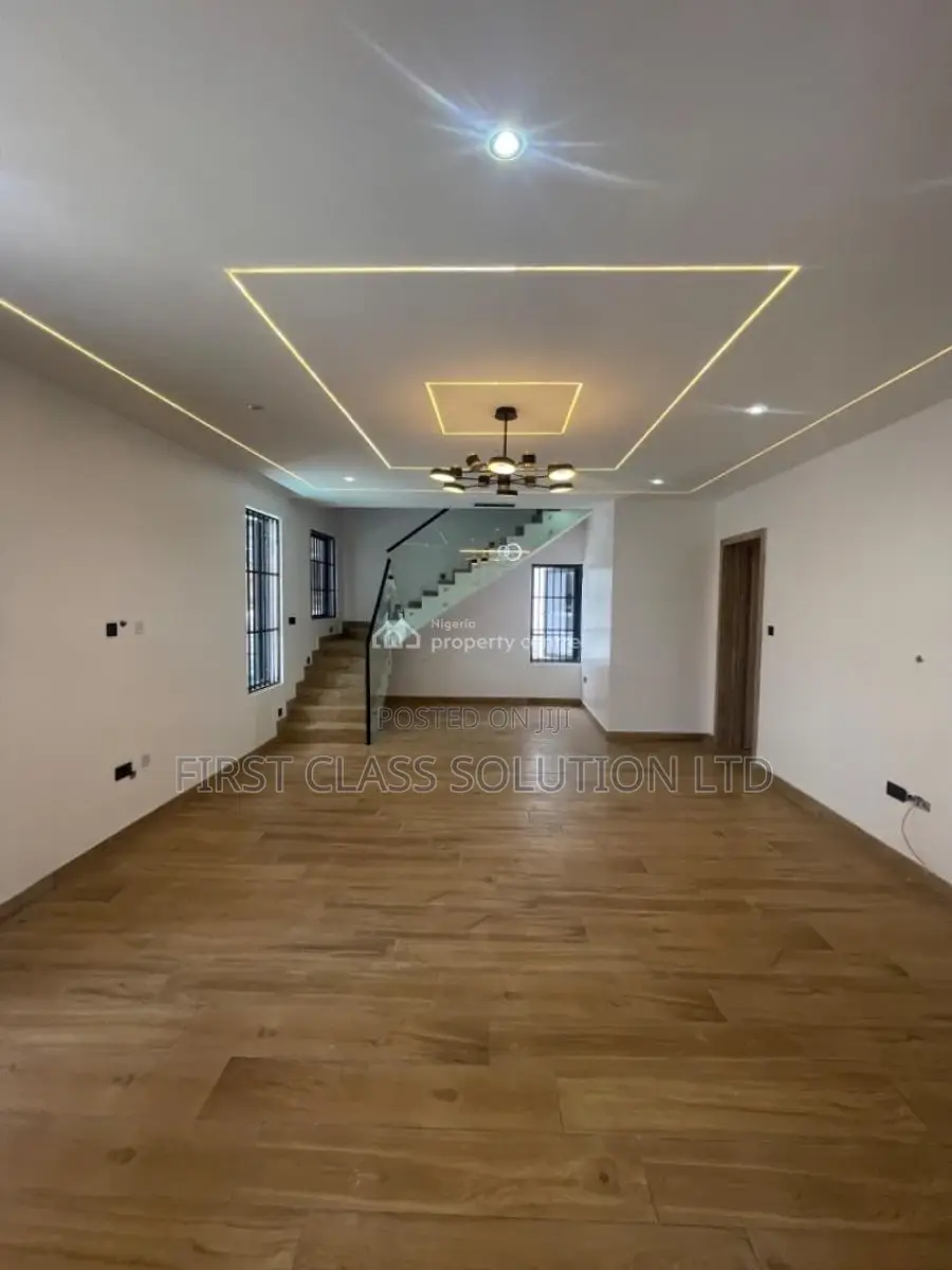 4bdrm Duplex in Off Monastery Road, for sale in Sangotedo