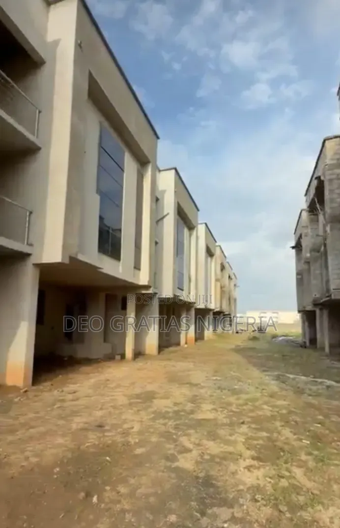 Distressed Sale of 5 Beds Semi Finished Terrace Duplex in Jahi Abuja in Jahi