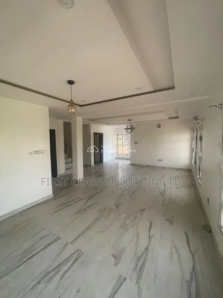 4bdrm Duplex in Off Monastery Road, for sale in Sangotedo