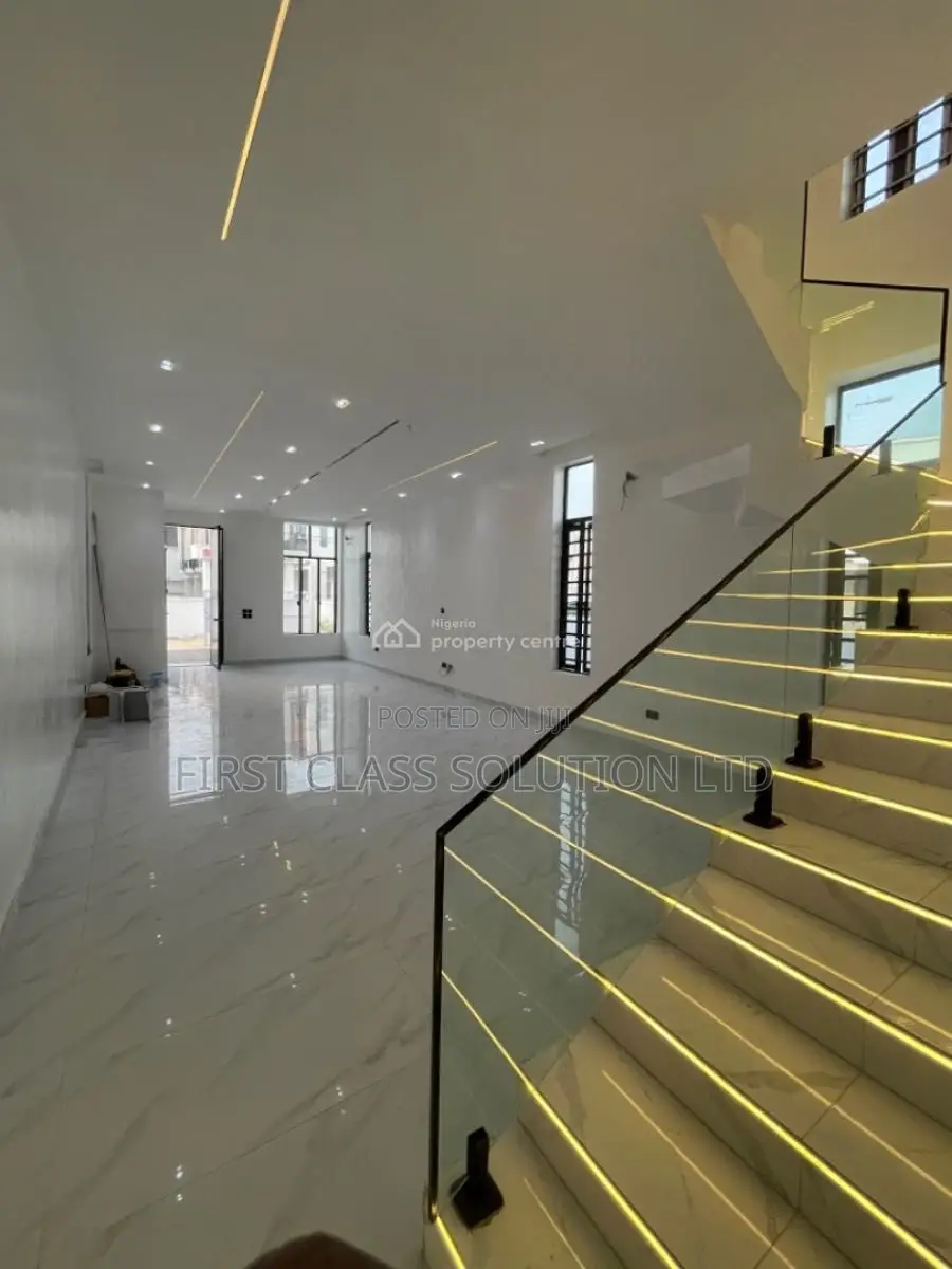 5bdrm Duplex in Ikota Villa Estate, for sale in Ikota