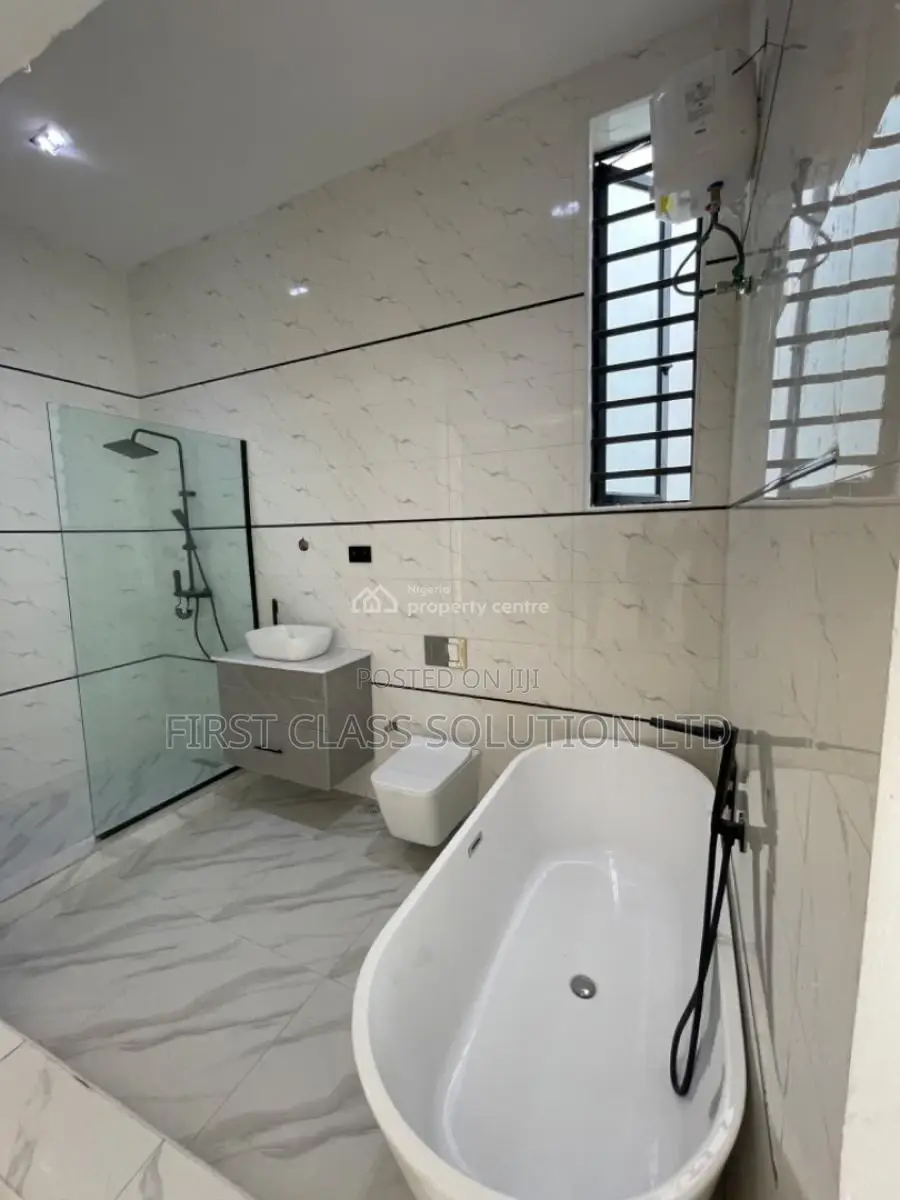 5bdrm Duplex in Ikota Villa Estate, for sale in Ikota
