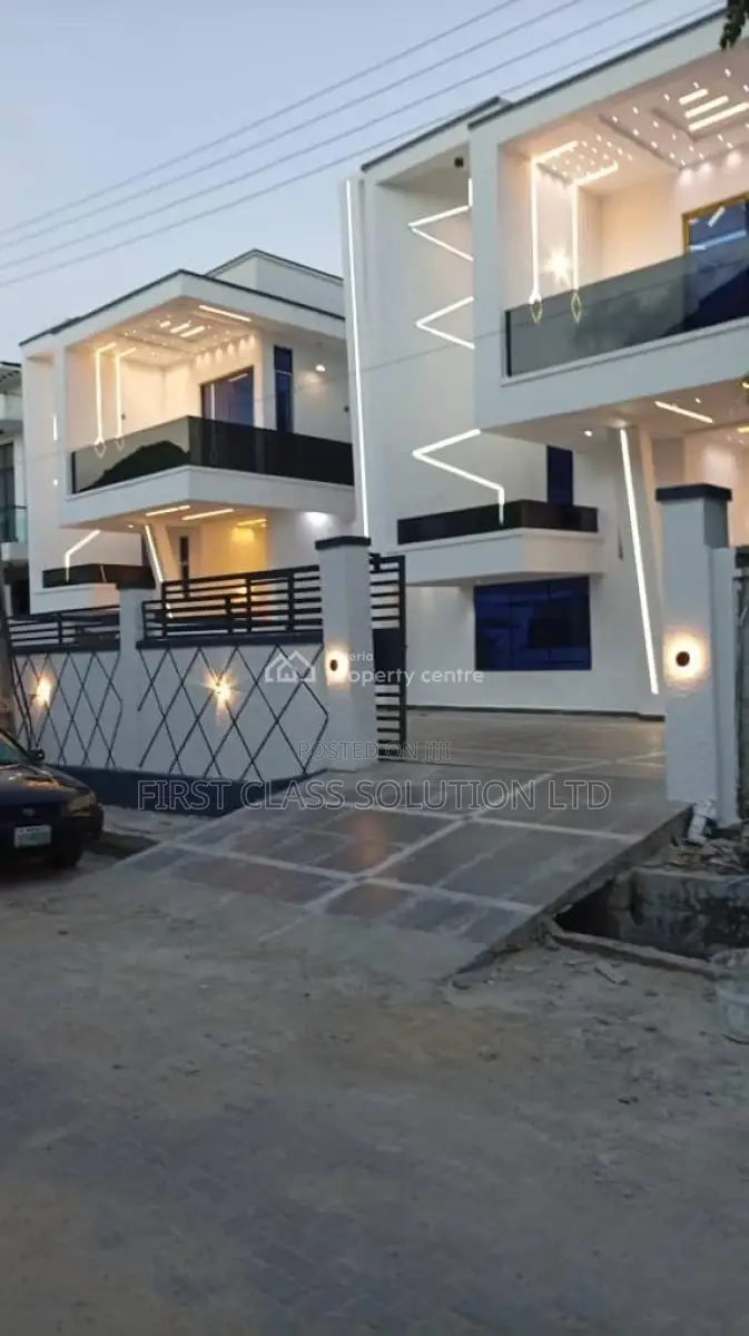 5bdrm Duplex in Harris Drive, Vgc, for sale in VGC / Ajah