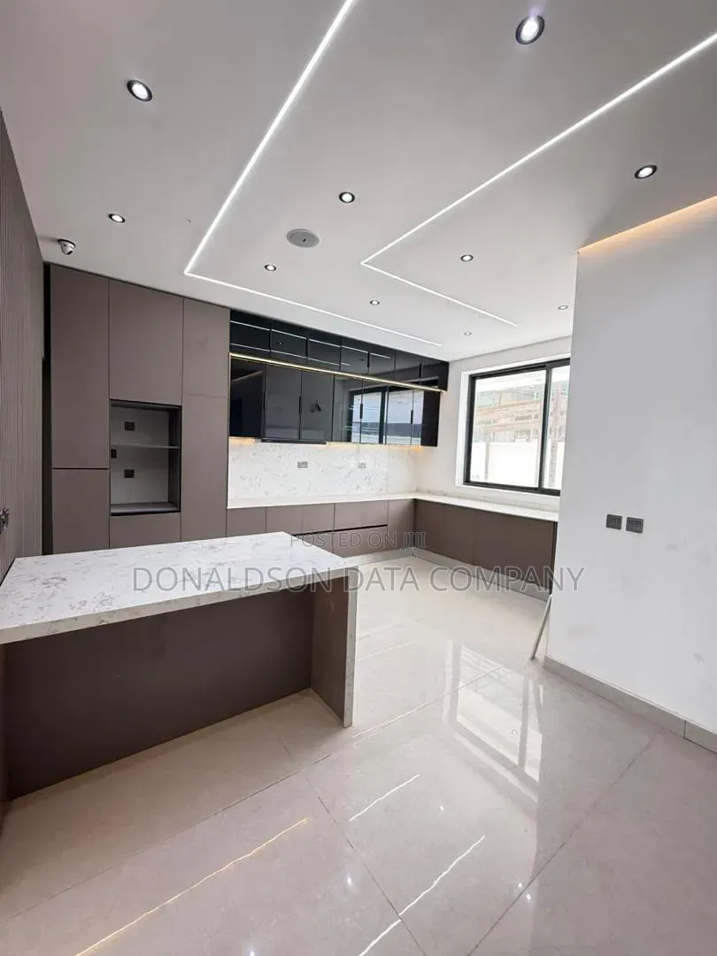 Furnished 5bdrm Duplex in Banana Island for sale in Banana Island