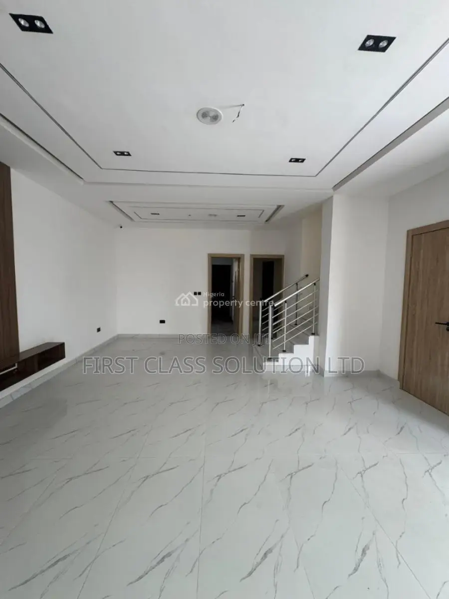 4bdrm Duplex in New Road, Lekki, for sale in Lekki Phase 2