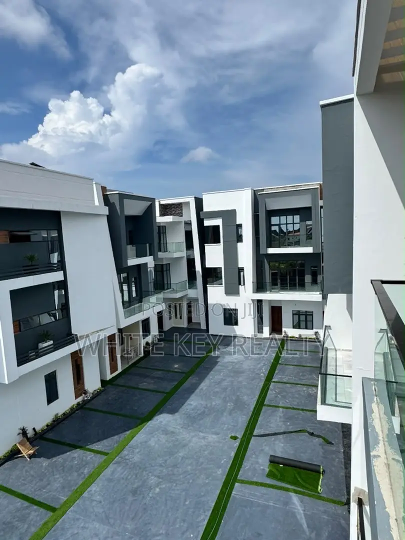 2bdrm Apartment in Lekki Scheme 2, Peninsula Estate for rent in Peninsula Estate