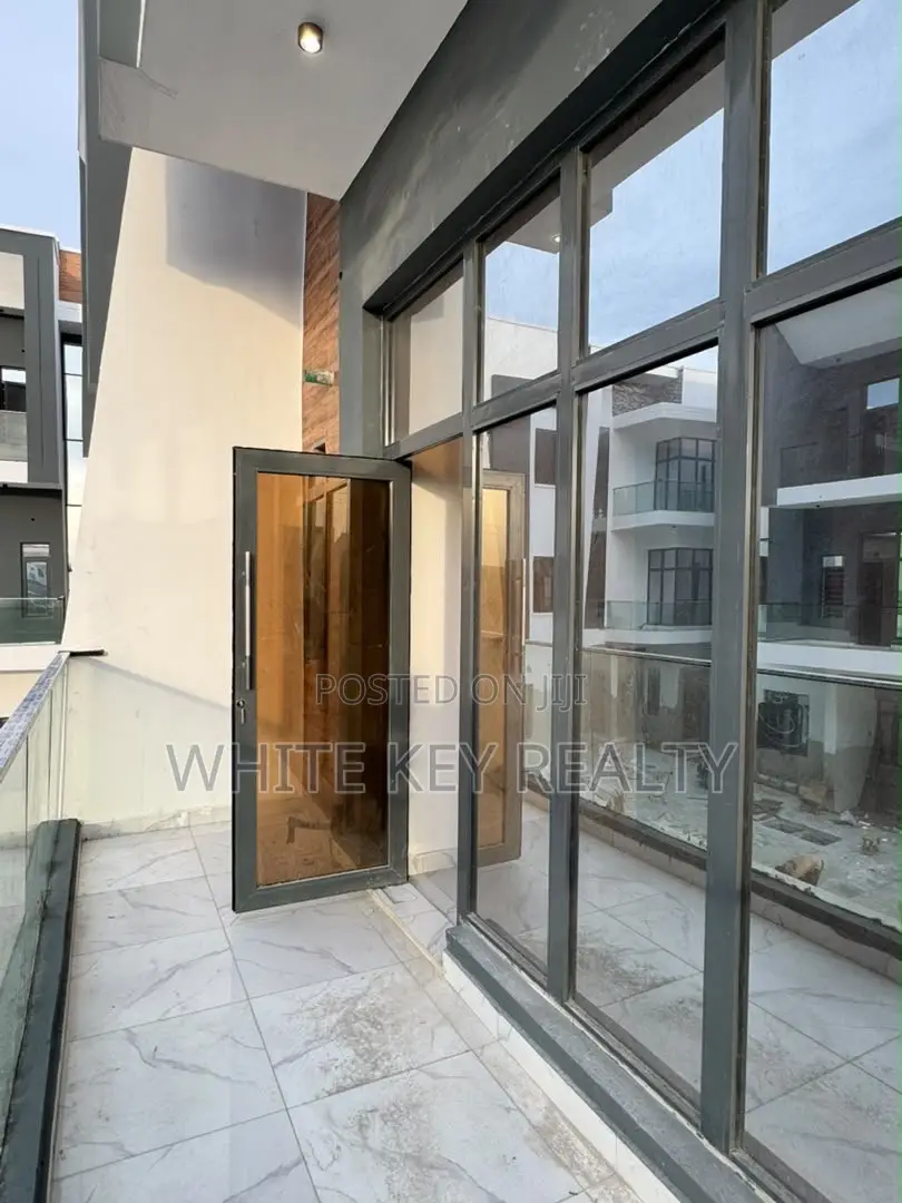 2bdrm Apartment in Lekki Scheme 2, Peninsula Estate for rent in Peninsula Estate