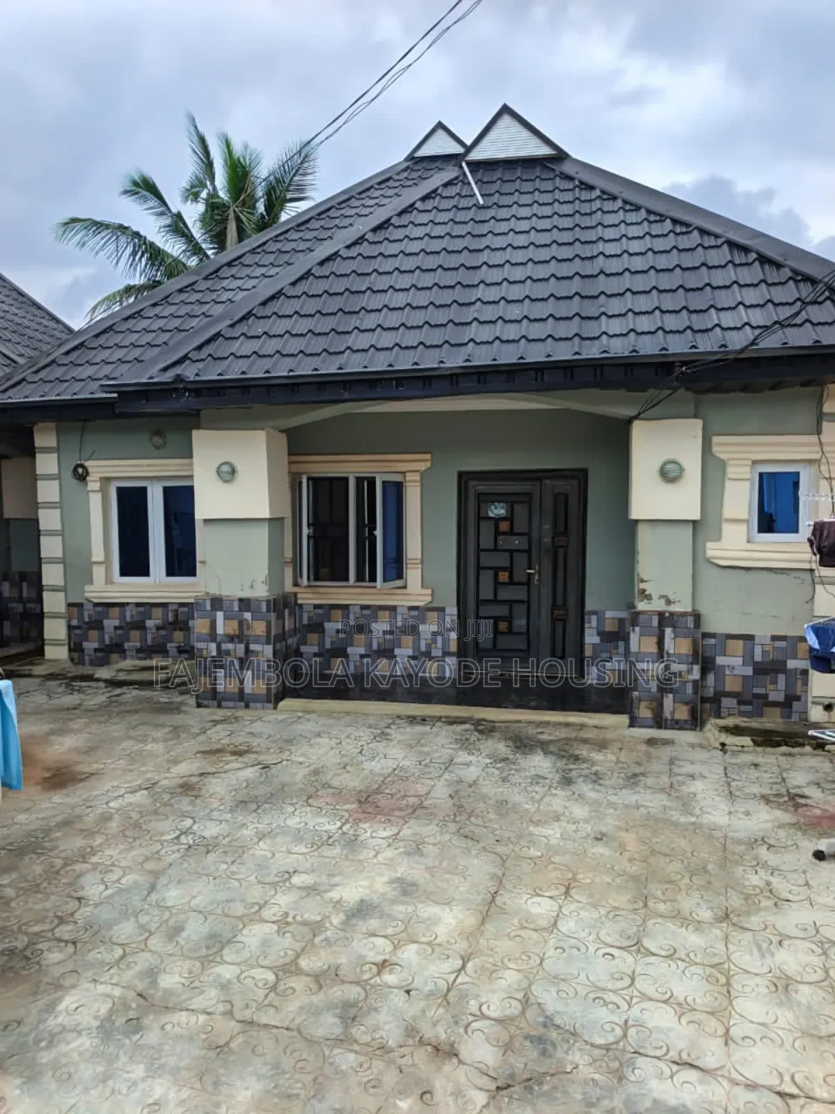 2bdrm Bungalow in Alaaka, Elebu, Oluyole Estate for rent in Oluyole Estate