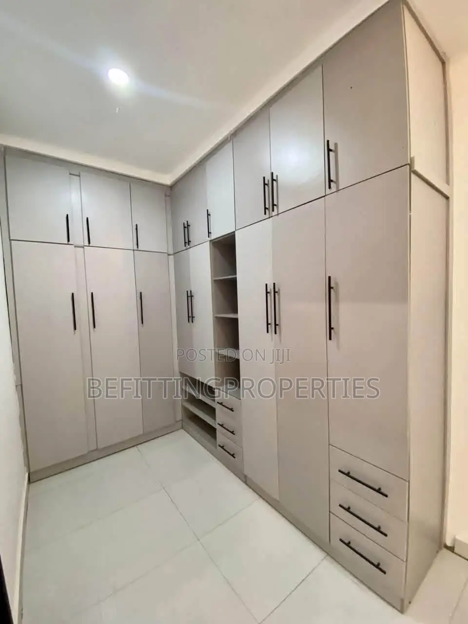 7bdrm Duplex in Abuja (FCT) for sale in Abuja (FCT)