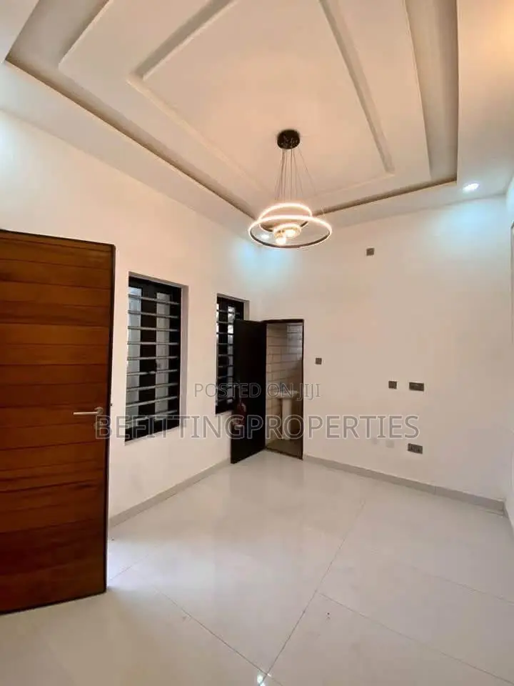 7bdrm Duplex in Abuja (FCT) for sale in Abuja (FCT)