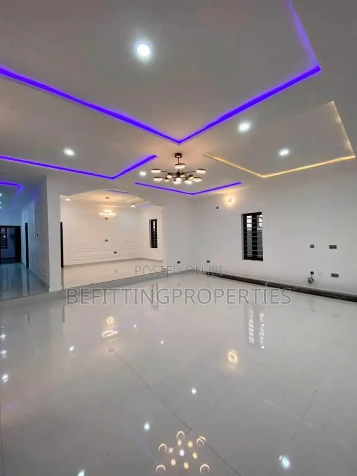 7bdrm Duplex in Abuja (FCT) for sale in Abuja (FCT)