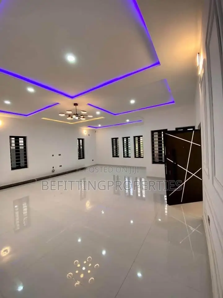 7bdrm Duplex in Abuja (FCT) for sale in Abuja (FCT)