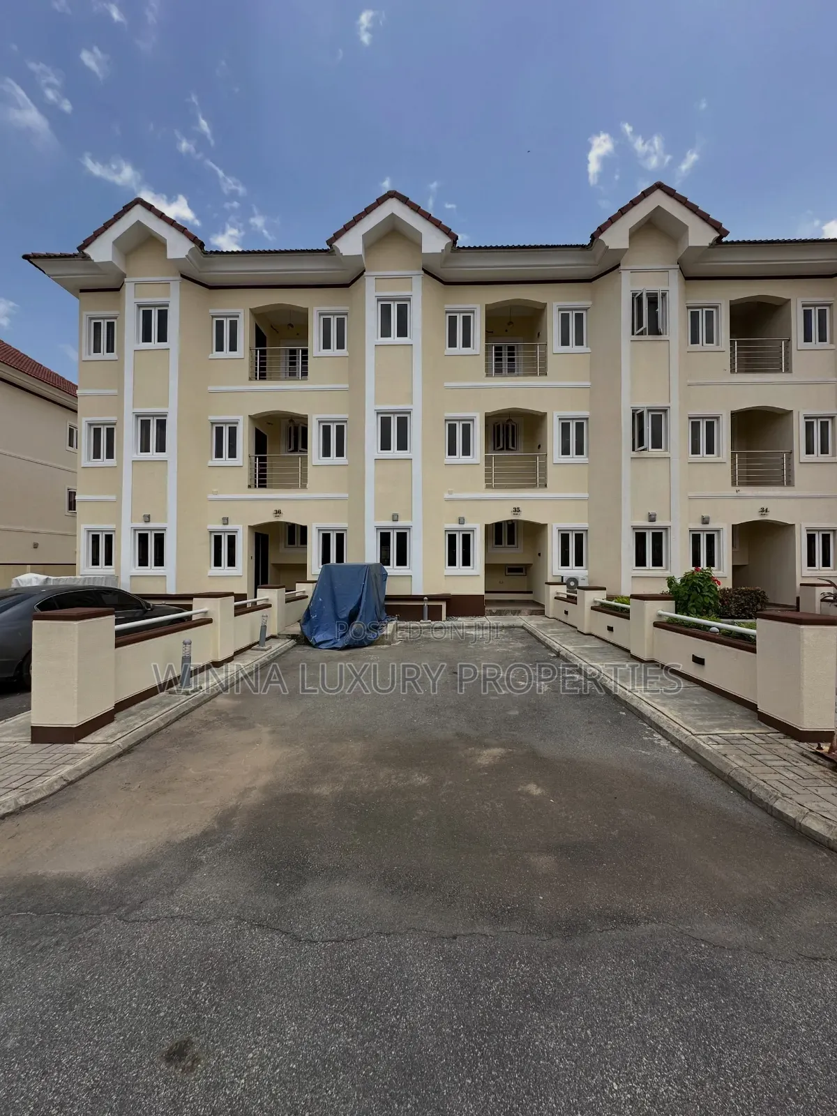 5bdrm Duplex in Life Camp for sale in Life Camp