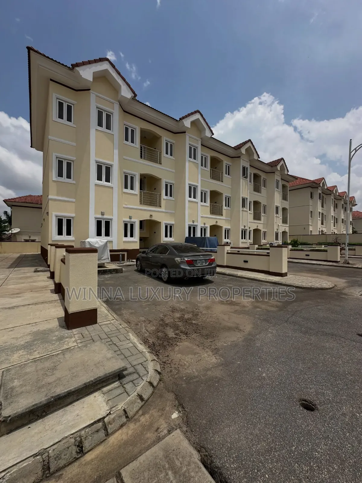 5bdrm Duplex in Life Camp for sale in Life Camp