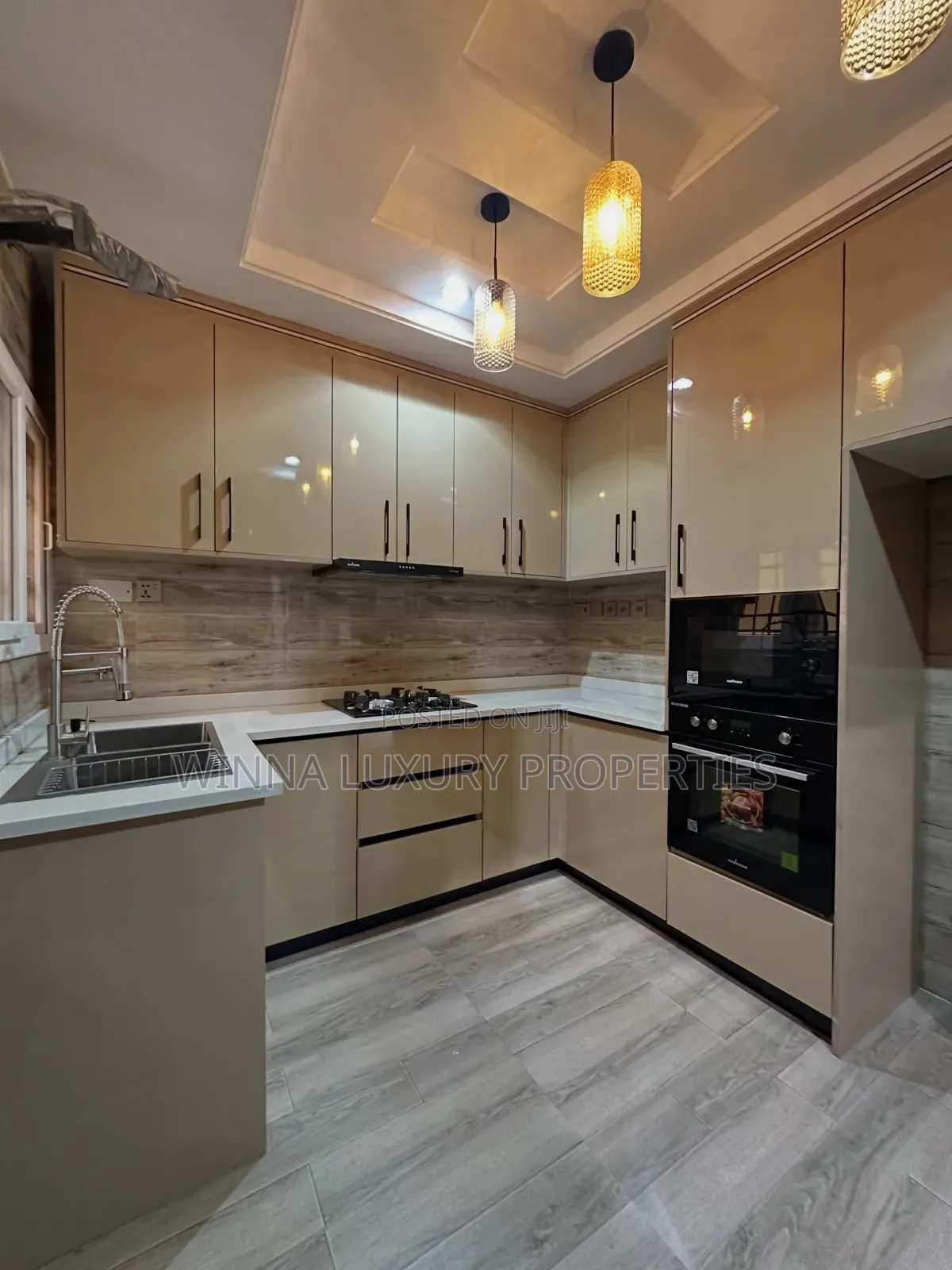 5bdrm Duplex in Life Camp for sale in Life Camp