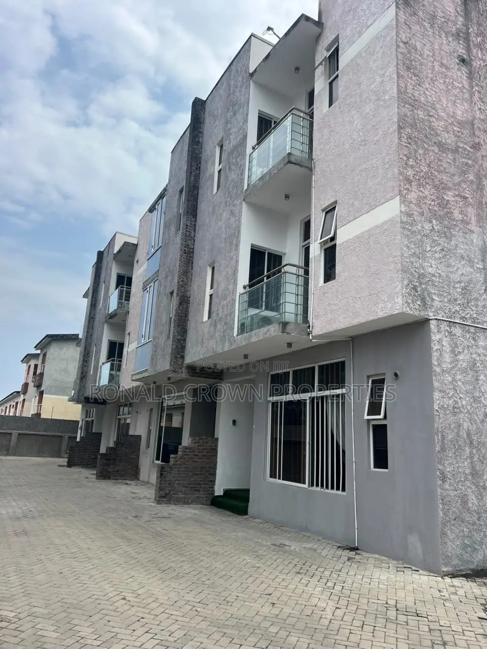 4bdrm Duplex in Ikate for rent in Ikate