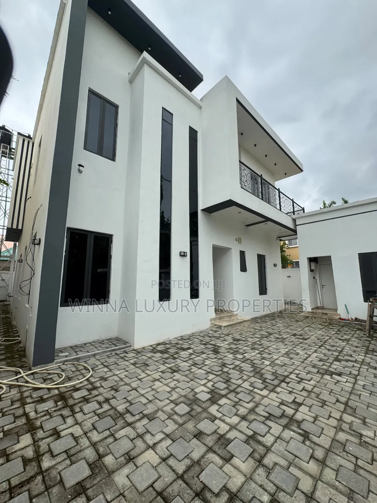 5bdrm Duplex in Life Camp for sale in Life Camp