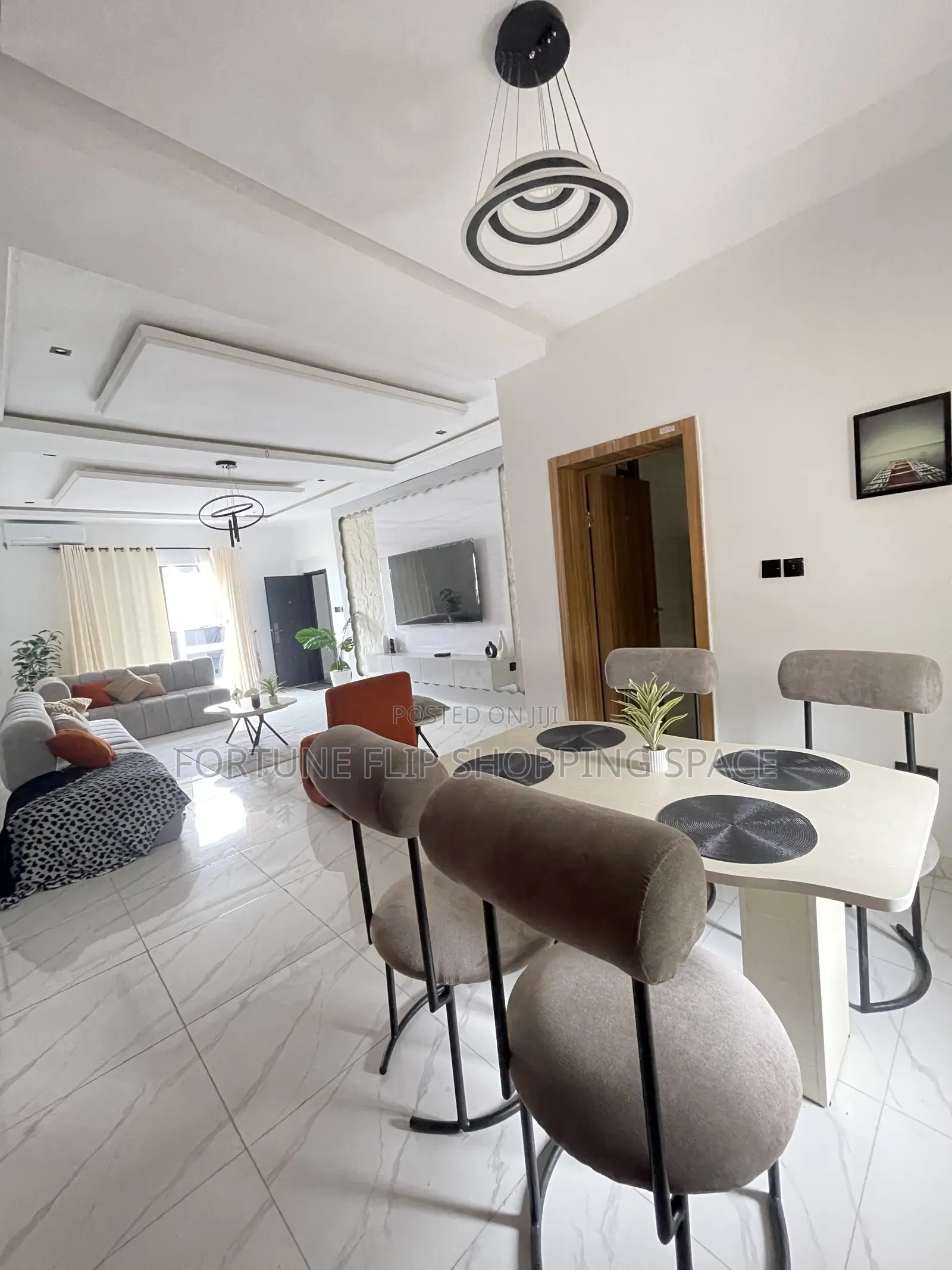 Furnished 2bdrm Apartment in Lekki Phase 2 for sale in Lekki Phase 2