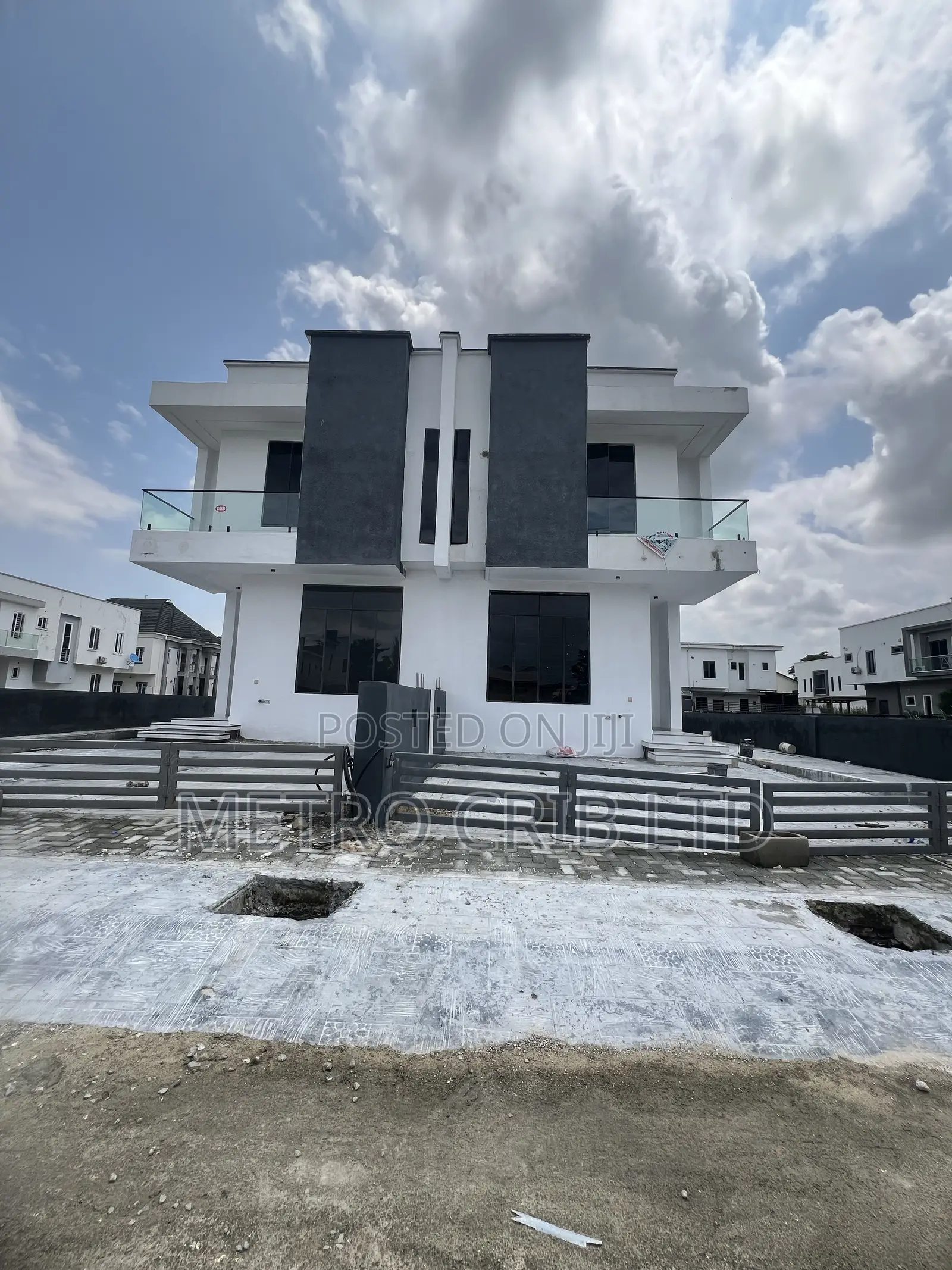4bdrm Duplex in Hi Life Estate, Ogombo for sale in Ogombo