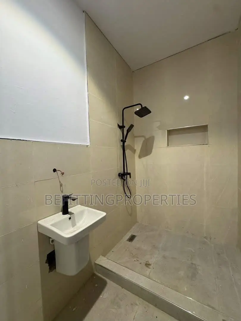 3bdrm Maisonette in Lekki for sale in Lekki