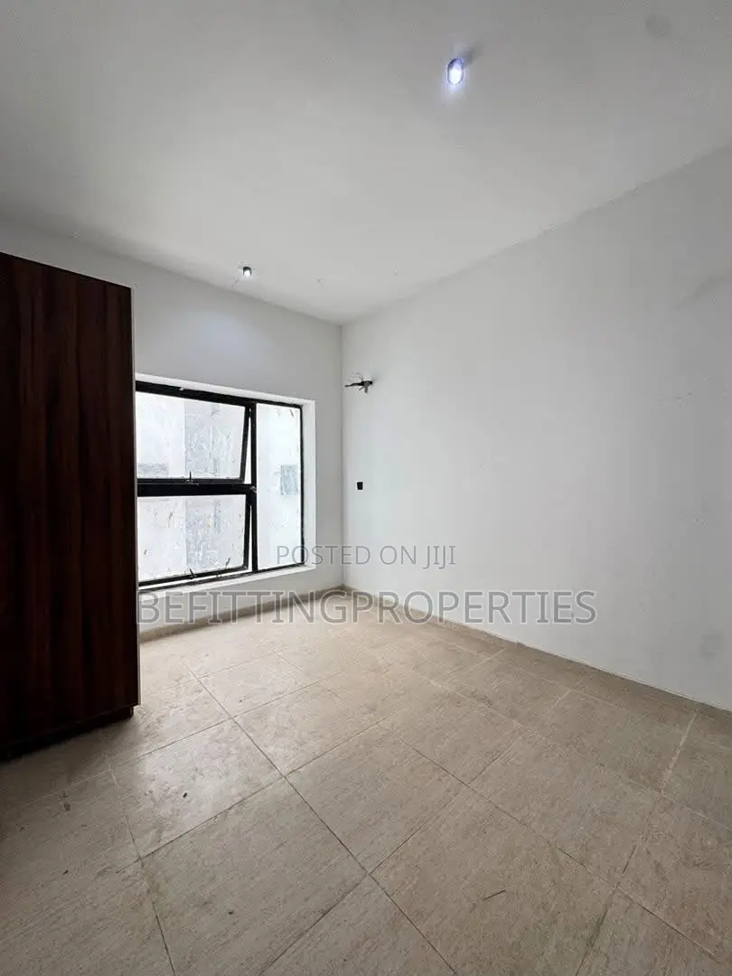 3bdrm Maisonette in Lekki for sale in Lekki